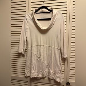 Neon Buddha Small 3/4 Sleeve Cream Tunic. PTP 16”